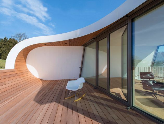 Curved house on Lake Zurich7