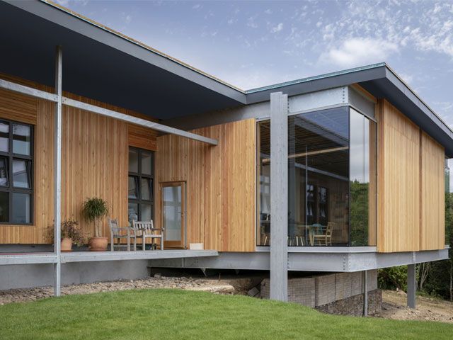 Grand Designs TV house from series 2018 episode 2 in Padstow, Cornwall, house exterior shot -tv-houses-granddesignsmagazine.com