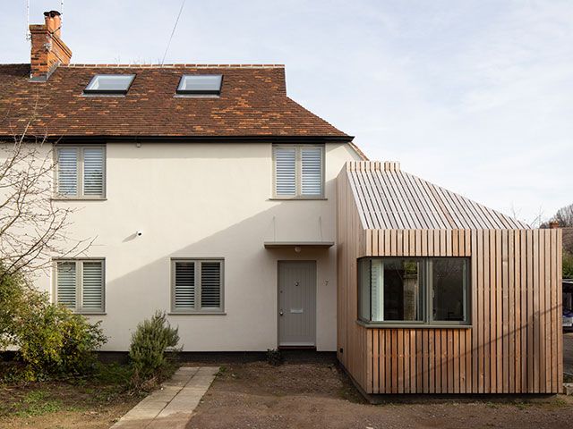 1920s home with modern timber extension - granddesigns 