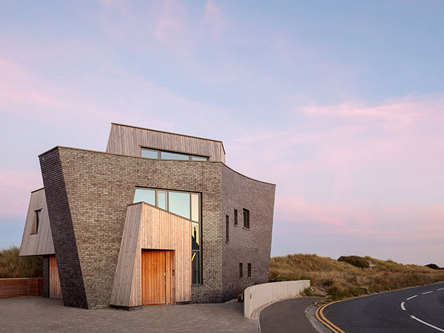 The Stones seafront house on kent coast by CZWG Architects - grand designs