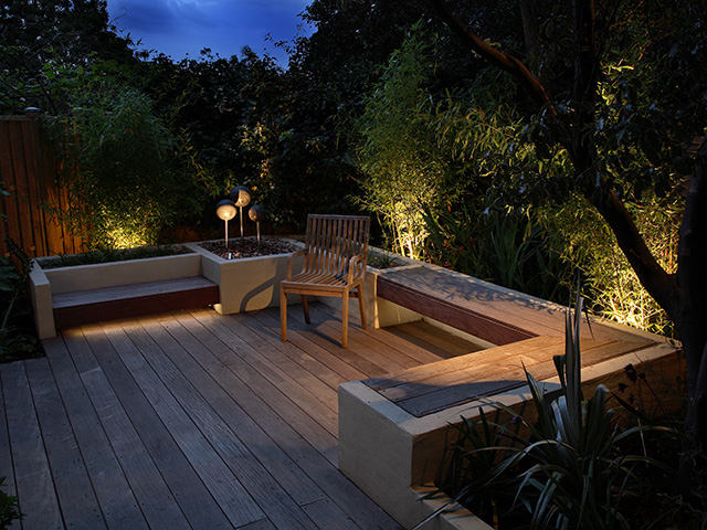 highbury garden with ambient lighting - grand designs 