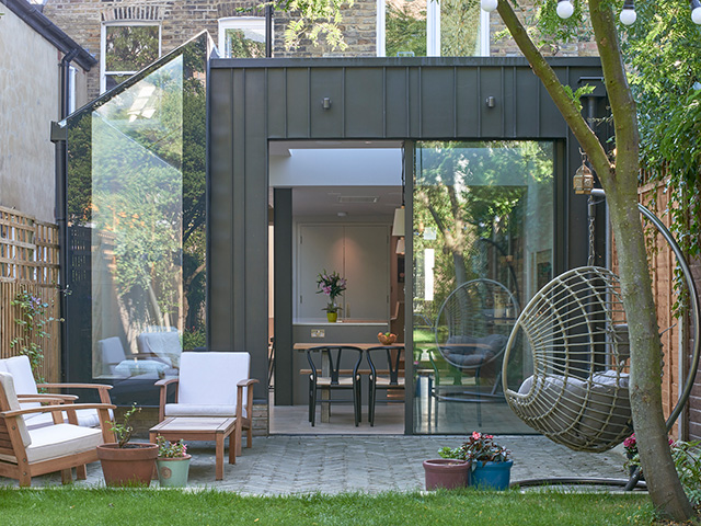 darren oldfield wrap around extension with glazed side return – grand designs