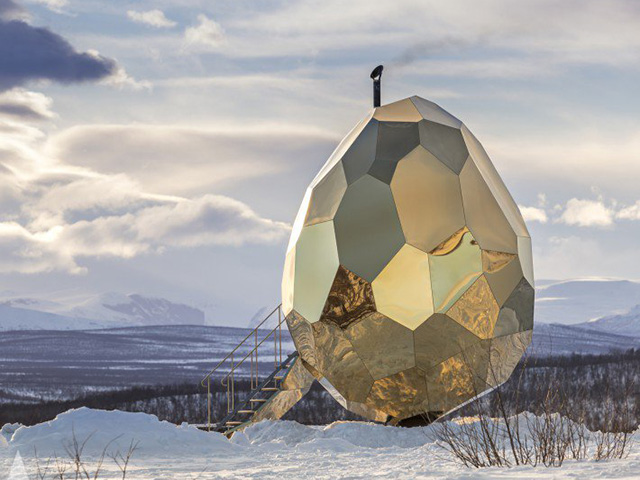 solar egg sauna, photo: Jean Baptiste Béranger - grand designs 