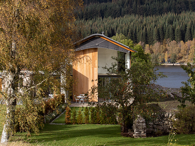 house on loch tummel in scotland - self build homes - grand designs