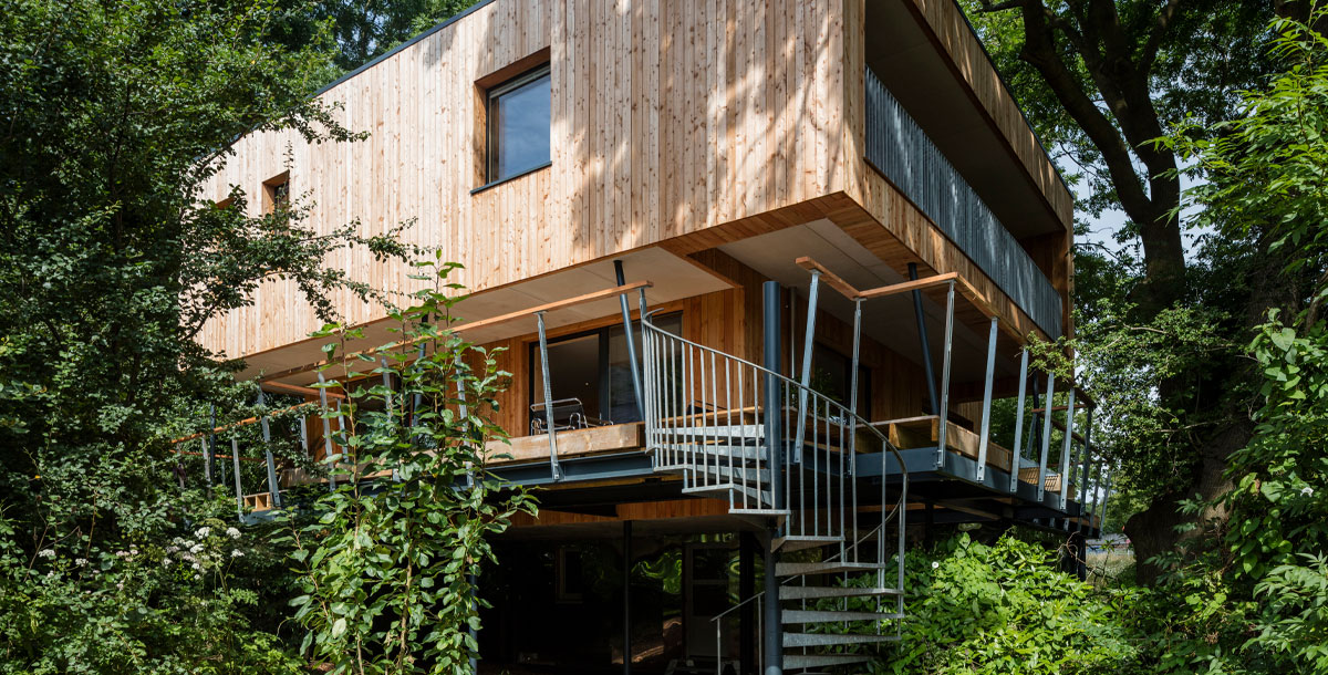 The tree house in Dursley from Grand Designs