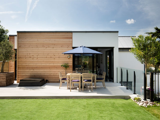 Entrance to the single-storey façade of the house. Photo: David Giles