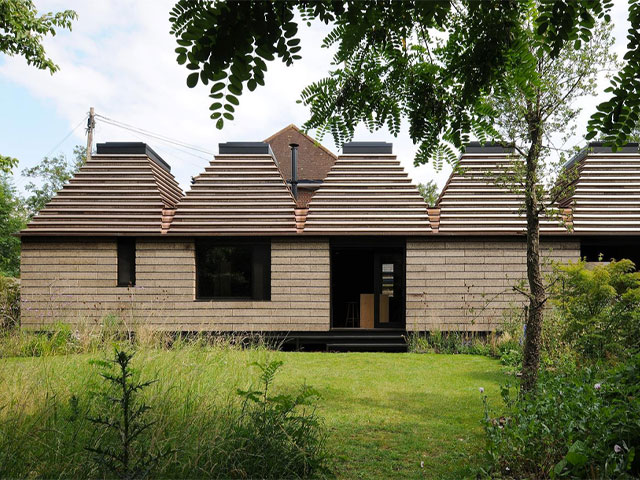 cork house with low-carbon footprint
