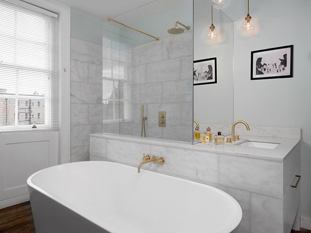 compact bathroom design by Urban Mesh, photography juliet murphy - granddesigns