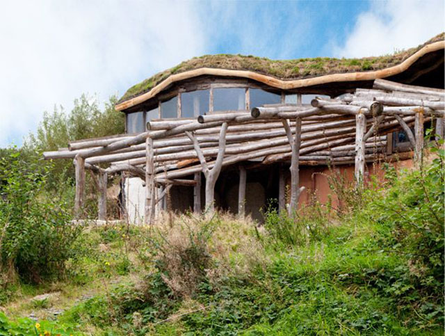 self build home using natural materials with grass roof - grand designs  Construction duration estimation