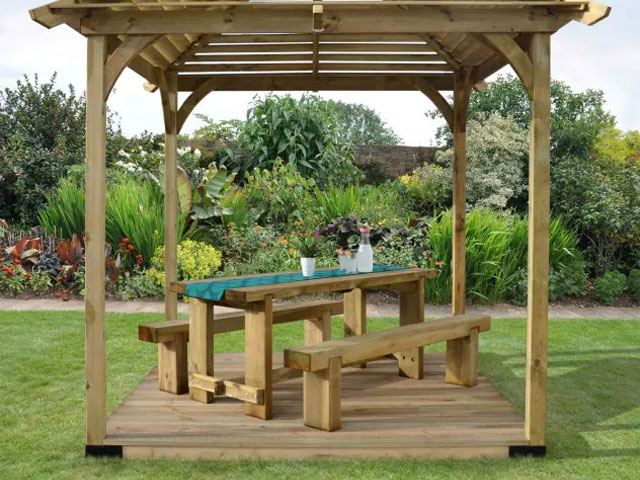 Very-forest-garden-refrectory-timber-table