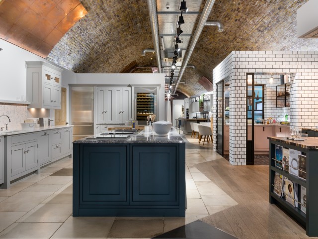 Life Kitchens' interactive kitchen showroom in London with VR design