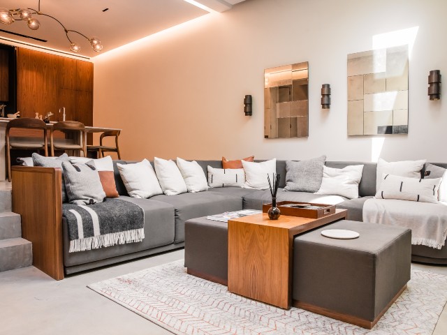 Hira Construction D&B worked with architectural design studio Echlin on a mews house in Knightsbridge, London