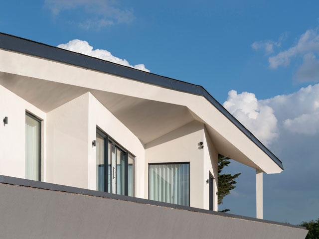 Grand Designs cantilevered flood-proof house in Essex