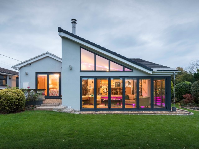 thermal efficient high performance glazing for a low carbon home