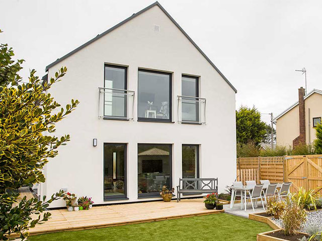 A-couple-looking-to-downsize-built-a-Dan-Wood-modular-house-in-their-garden-Photo-Nigel-Rigden