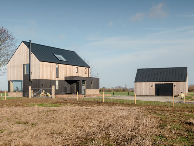 homes in remote places - a farmhouse on Romney Marsh, Kent