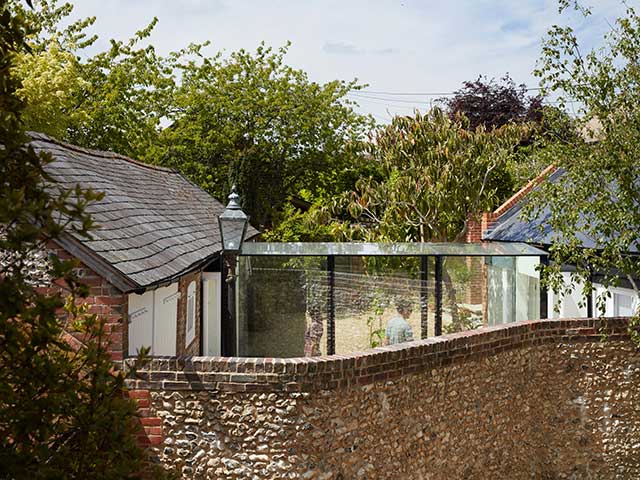 single storey buildings with wall in the cotswolds