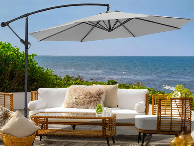 Living & Home cantilever parasol 