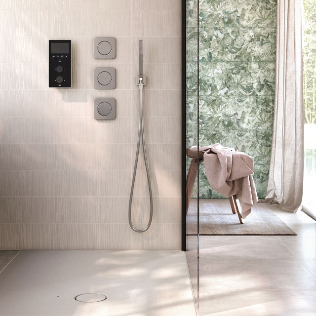 Smart Shower pack with 3 outlets, from Roca 