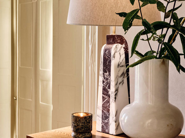 statement lamps: two-tone marble hallway lamp in white and burgundy