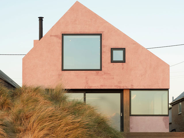 Seabreeze beach hut home in East Sussex by RX Architects