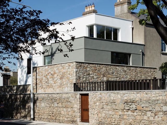 homes in conservation area: a contemporary addition to a row of georgian terraces