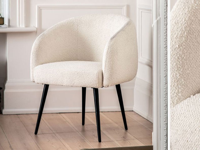 June tub clearance chair