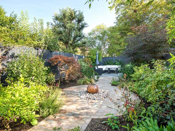 Lawn-less gardens can be just as striking when done right