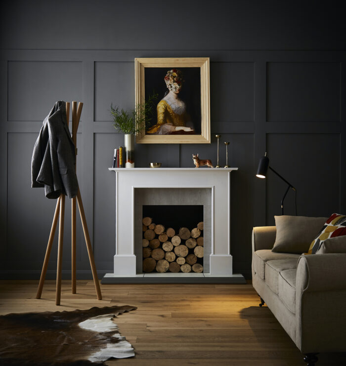 Room with wall panelling